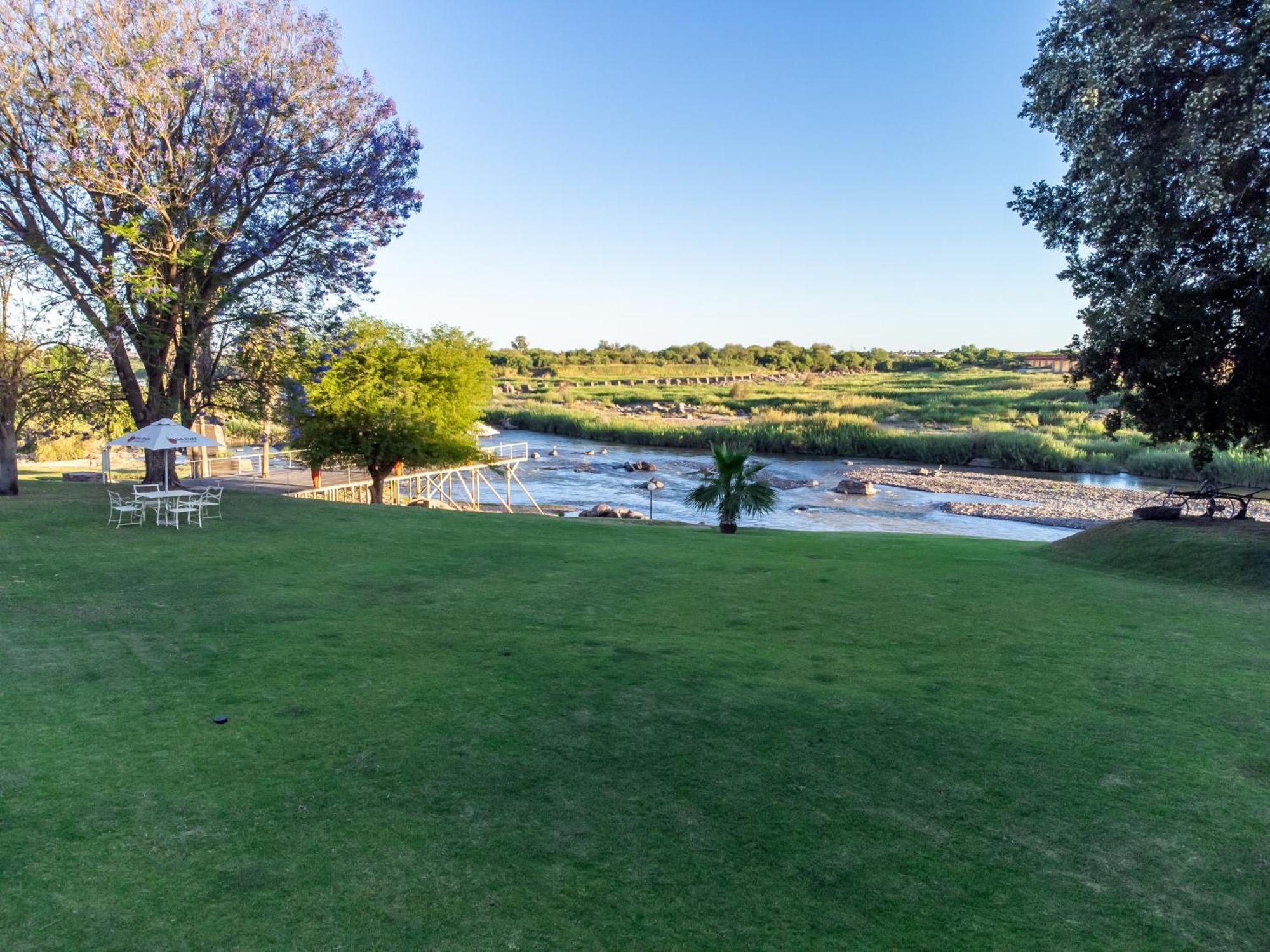 Sunriver Kalahari Lodge Riverside Stay In Upington Kültér fotó
